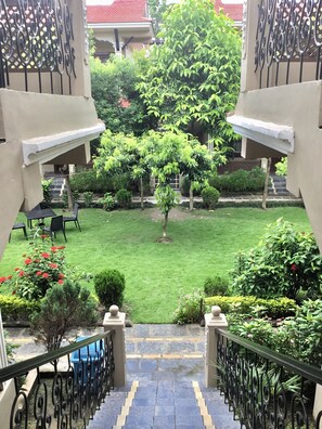 Staircase - Hidden World Resort And Spa (Sauraha)