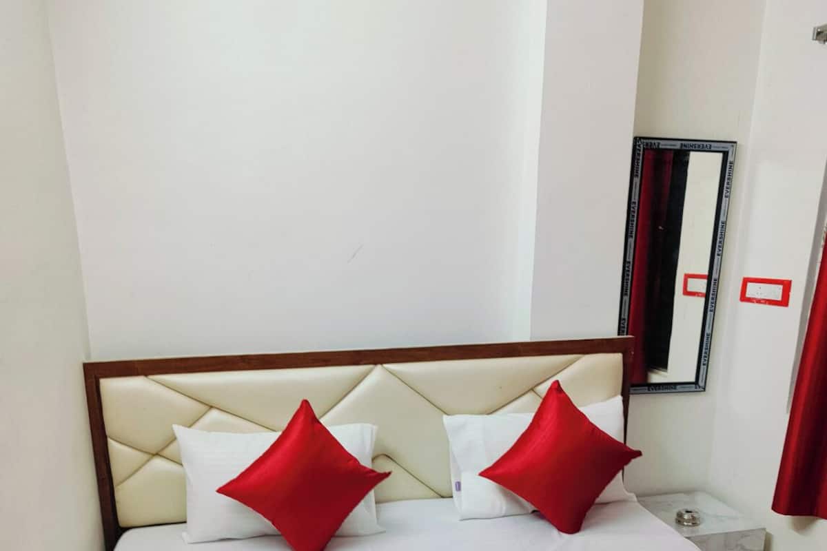 Quarto luxo, 1 cama de casal | Wi-Fi de cortesia
