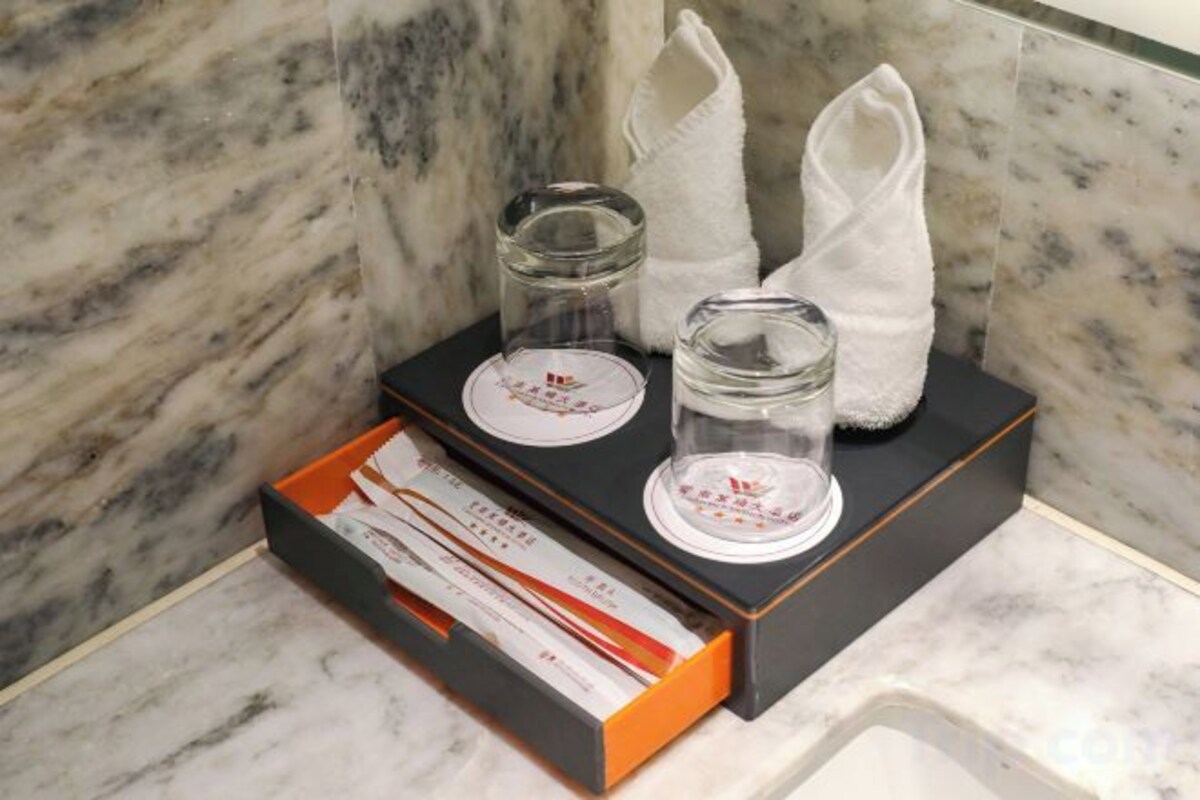 Bathroom amenities