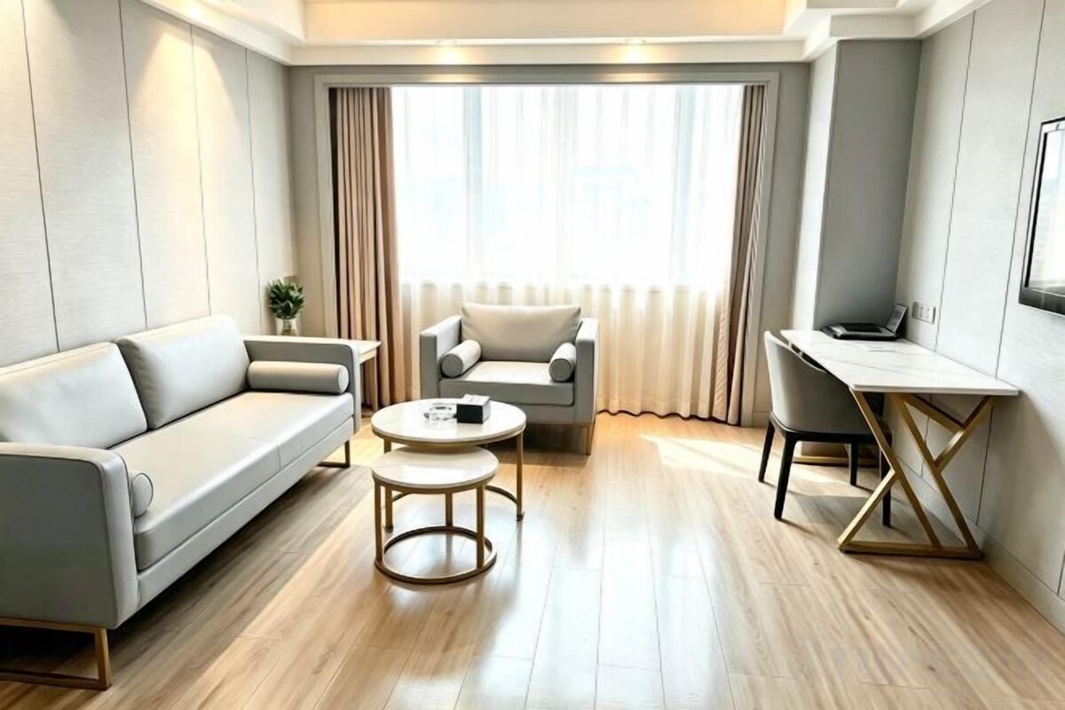 Chic Luxury Elegant Suite