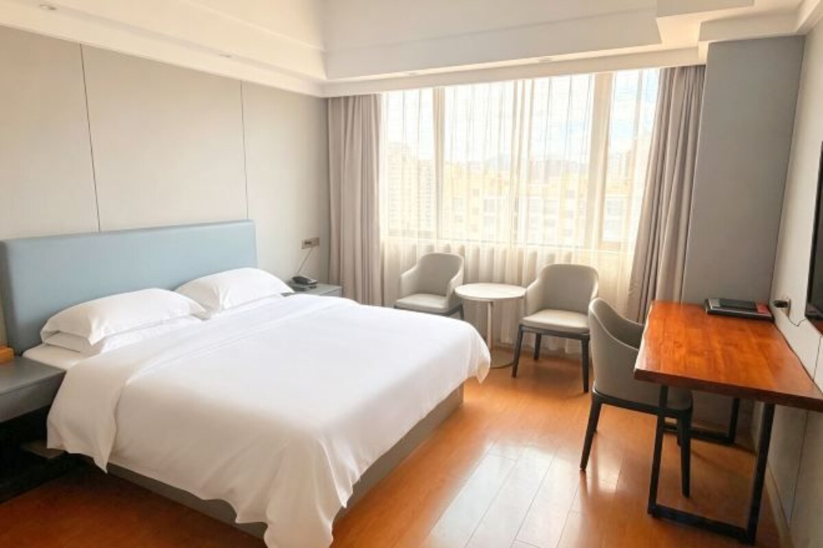 Family Suite (3 Beds)