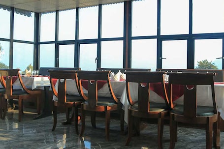 Dining. Hotel Murchunga International