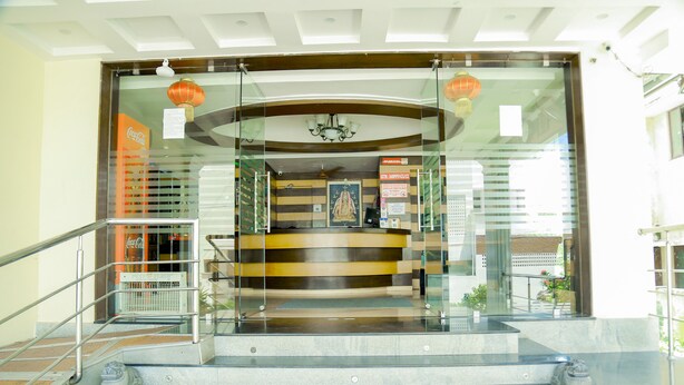 Interior entrance - Hotel Abi Krishna (Puducherry)