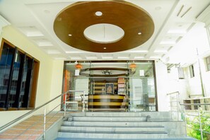 Property entrance - Hotel Abi Krishna (Puducherry)