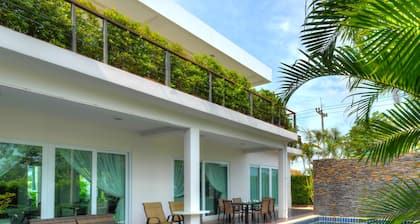 Luxury 5br Pool Villa and Sport Center