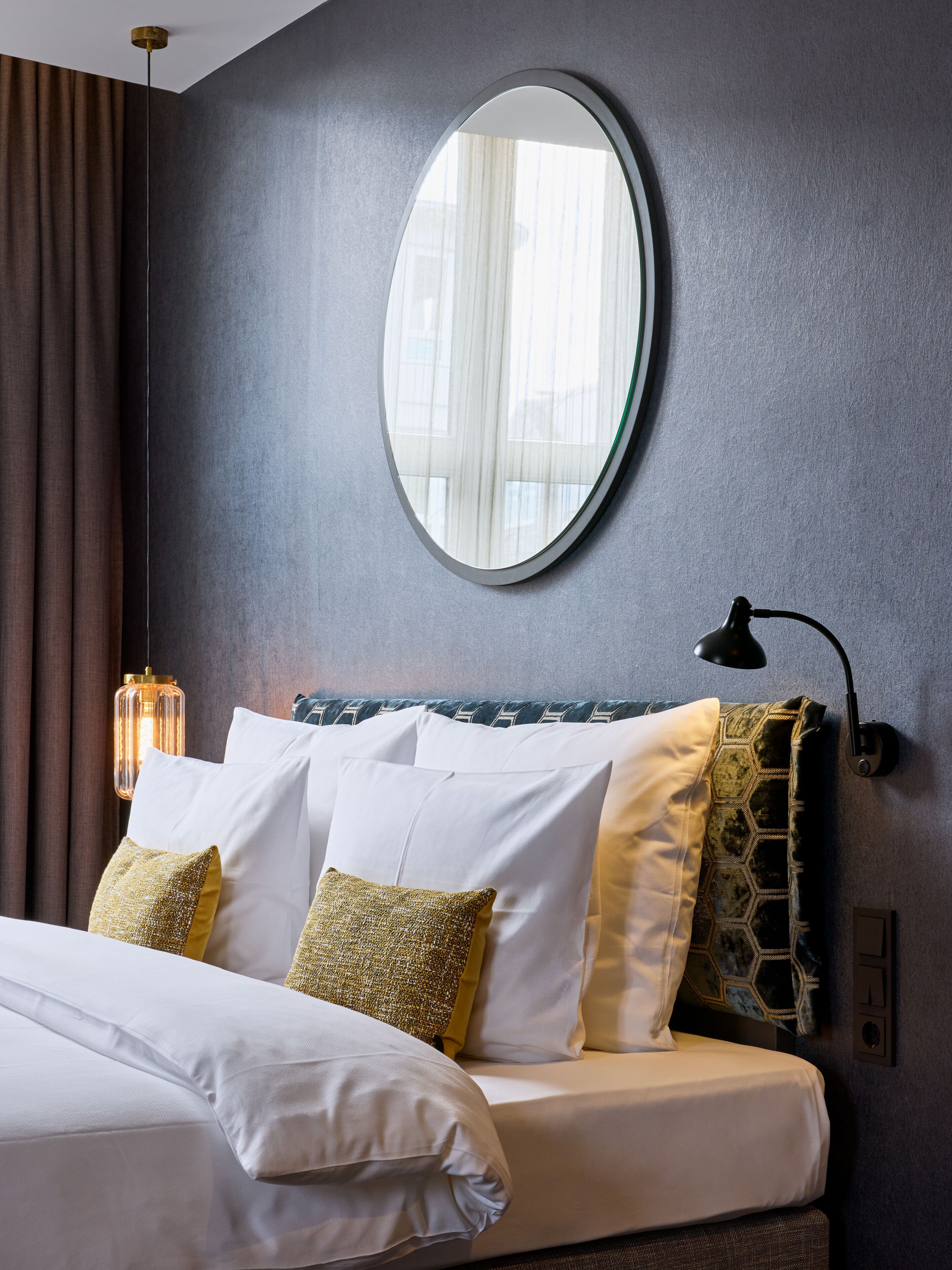 hypo-allergenic bedding, in-room safe, desk, laptop workspace