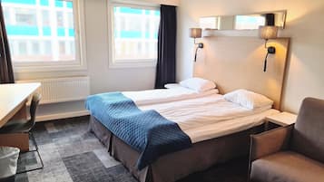 Standardværelse med 2 enkeltsenge - 2 enkeltsenge - ikke-ryger | Skrivebord, mørklægningsgardiner, lydisolering, gratis Wi-Fi