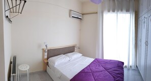 Premium bedding, soundproofing, iron/ironing board, free WiFi - NEX Hostel (Egkomi)