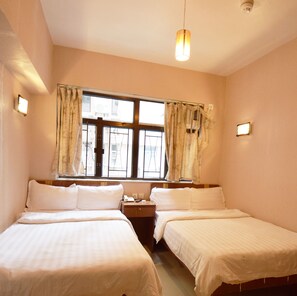 Basic Triple Room, Multiple Beds, Non Smoking | Iron/ironing board, free WiFi, bed sheets - Wai Fan Guest House (Kowloon)