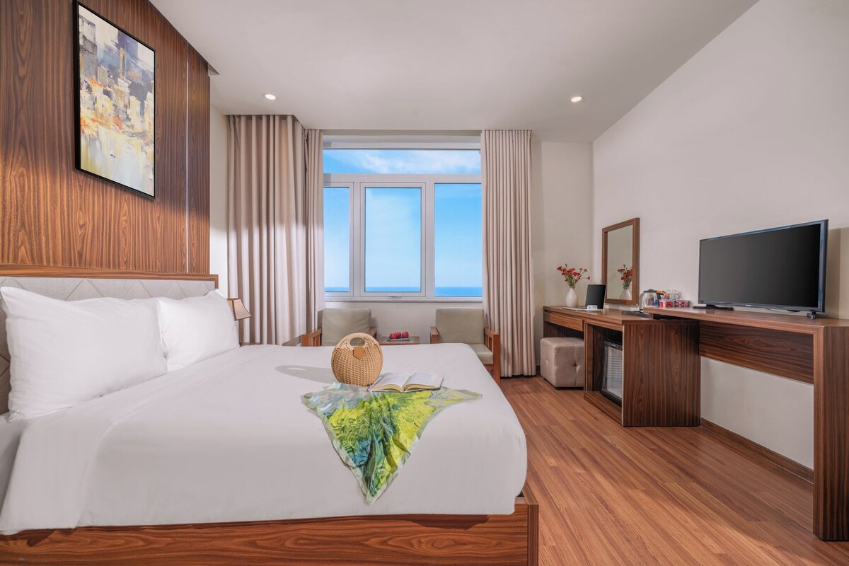 Peralatan tempat tidur hipoalergenik, bar mini, meja 
