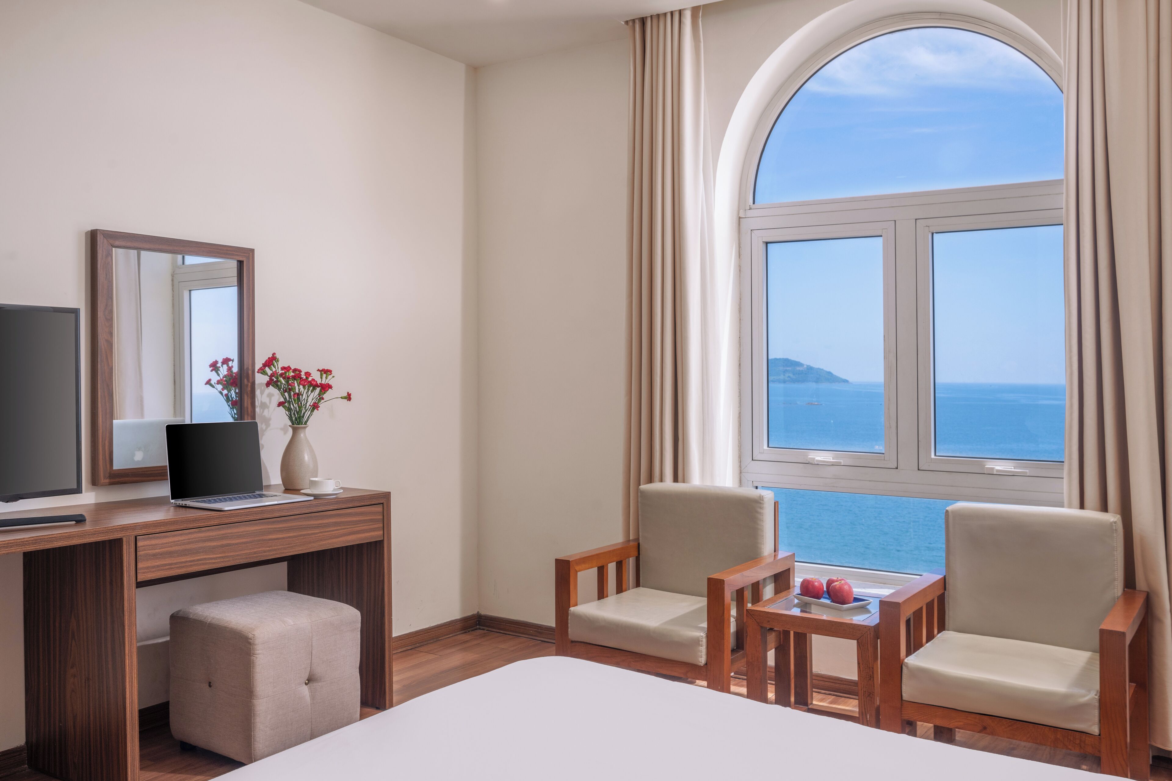 Suite Family Room With Sea View | Hypo-allergenic bedding, minibar, desk, blackout curtains