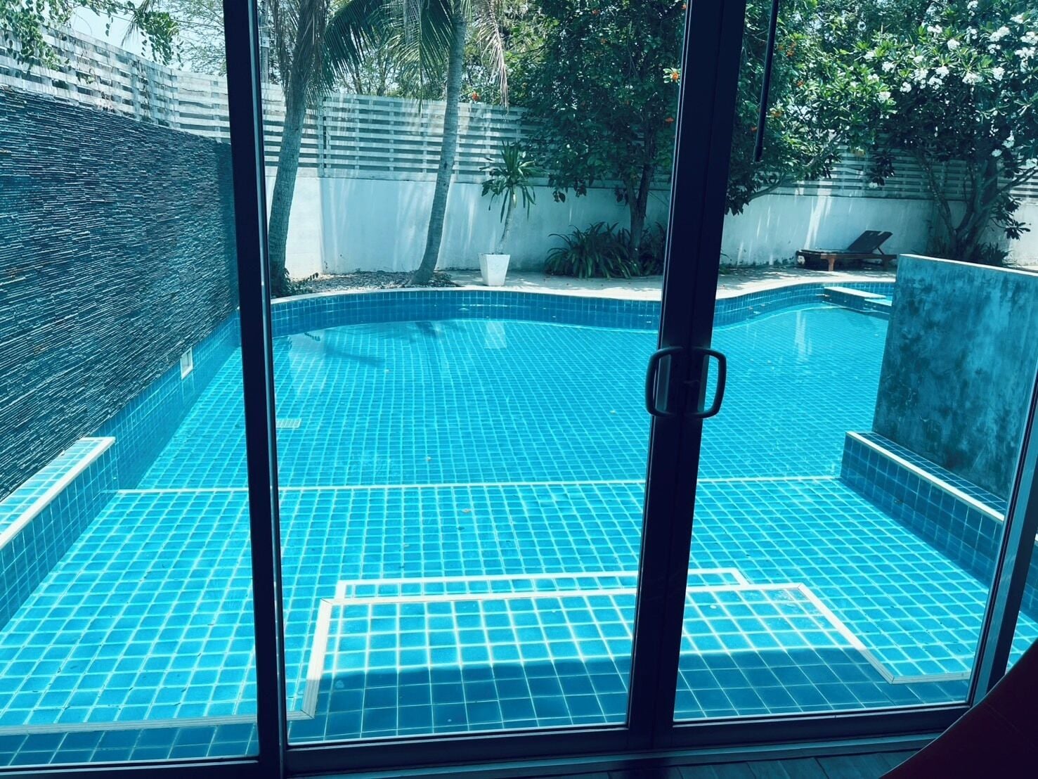 3 outdoor pools