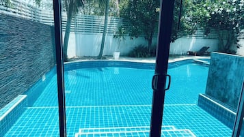 3 outdoor pools