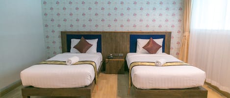 Standard Twin Room | Minibar, blackout drapes, rollaway beds, free WiFi