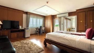Minibar, cortinas blackout, wifi gratis y ropa de cama