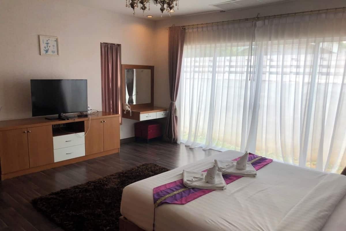 Family Room (Zone B) | 迷你吧、遮光窗簾/窗簾、免費 Wi-Fi、床單