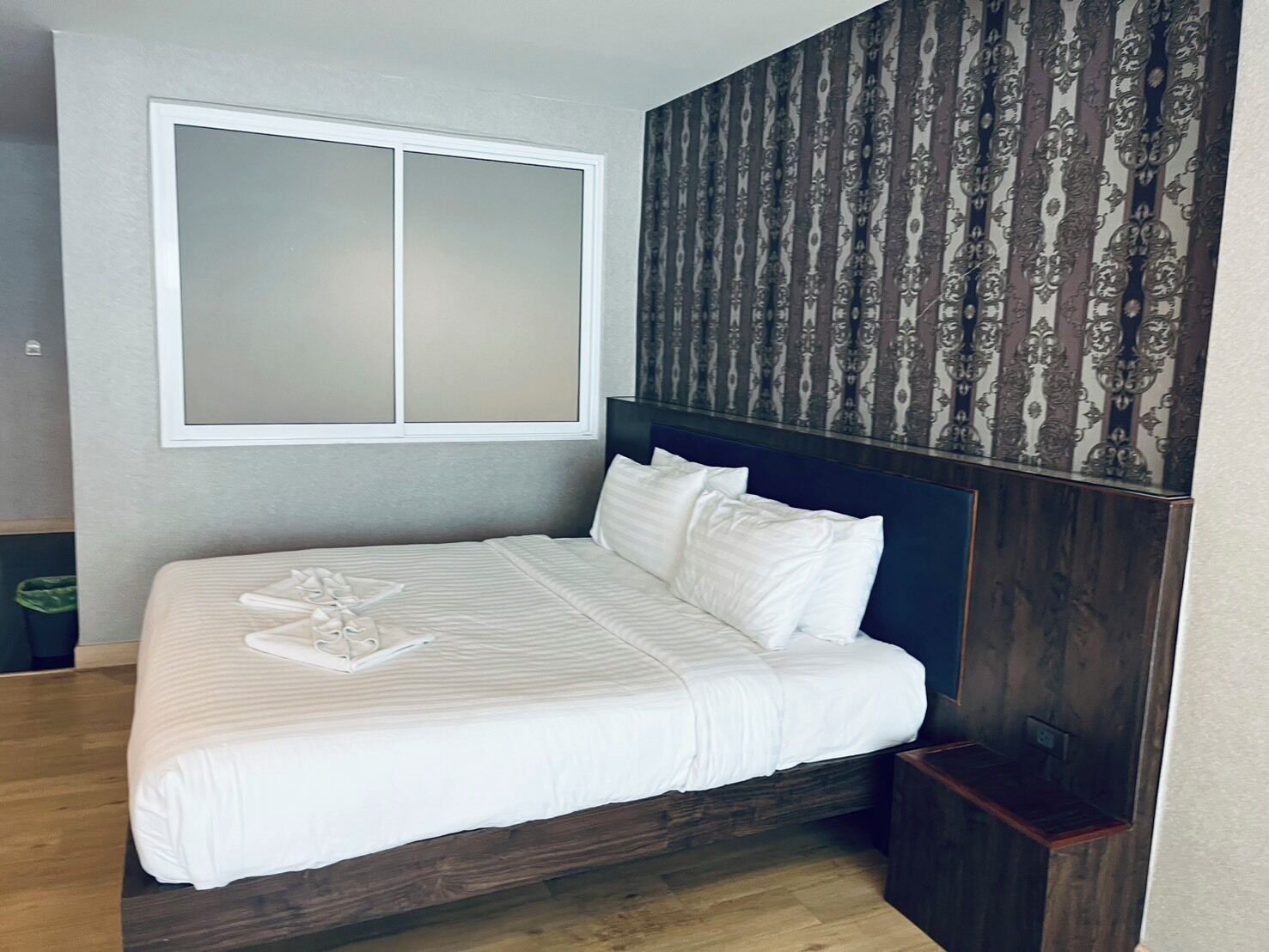 Suite Room (Zone C) | 迷你吧、遮光窗簾/窗簾、免費 Wi-Fi、床單