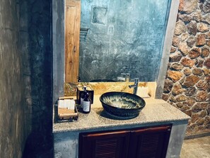 Family Room (Zone B) | 浴室 | 免費梳洗用品、風筒、浴袍、拖鞋