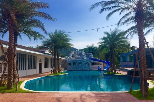 3 outdoor pools