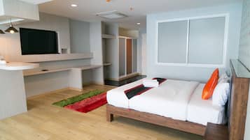 Minibar, blackout curtains, free WiFi, bed sheets