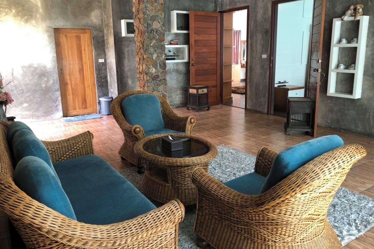 Family Room (Zone B) | 迷你吧、遮光窗帘、免费 WiFi、床单