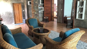 Family Room (Zone B) | Minibar, blackout drapes, free WiFi, bed sheets