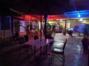 Breakfast, lunch, dinner served; local cuisine  - Sanet Hotel (Nairobi)