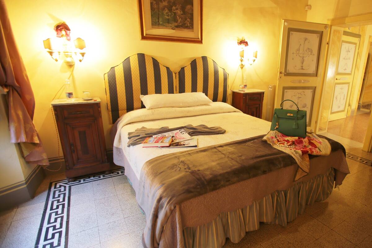 Double or Twin Room, Non Smoking, Private Bathroom (not in room) | Premium bedding, memory foam beds, WiFi (free), bed sheets