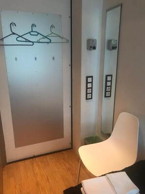 Interior - Rek Inn (Reykjavik)