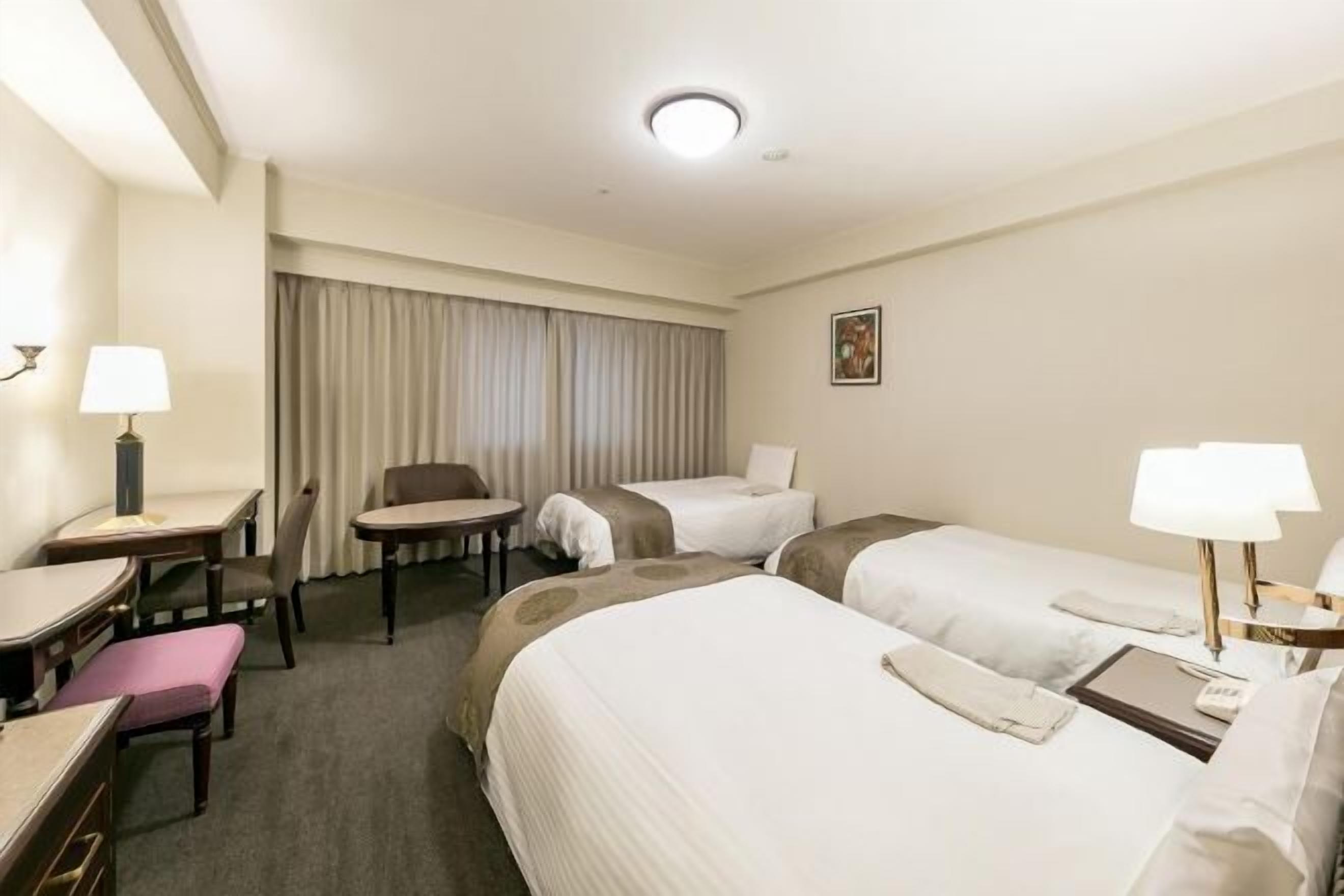 書桌、筆電工作空間、遮光布/窗簾、隔音