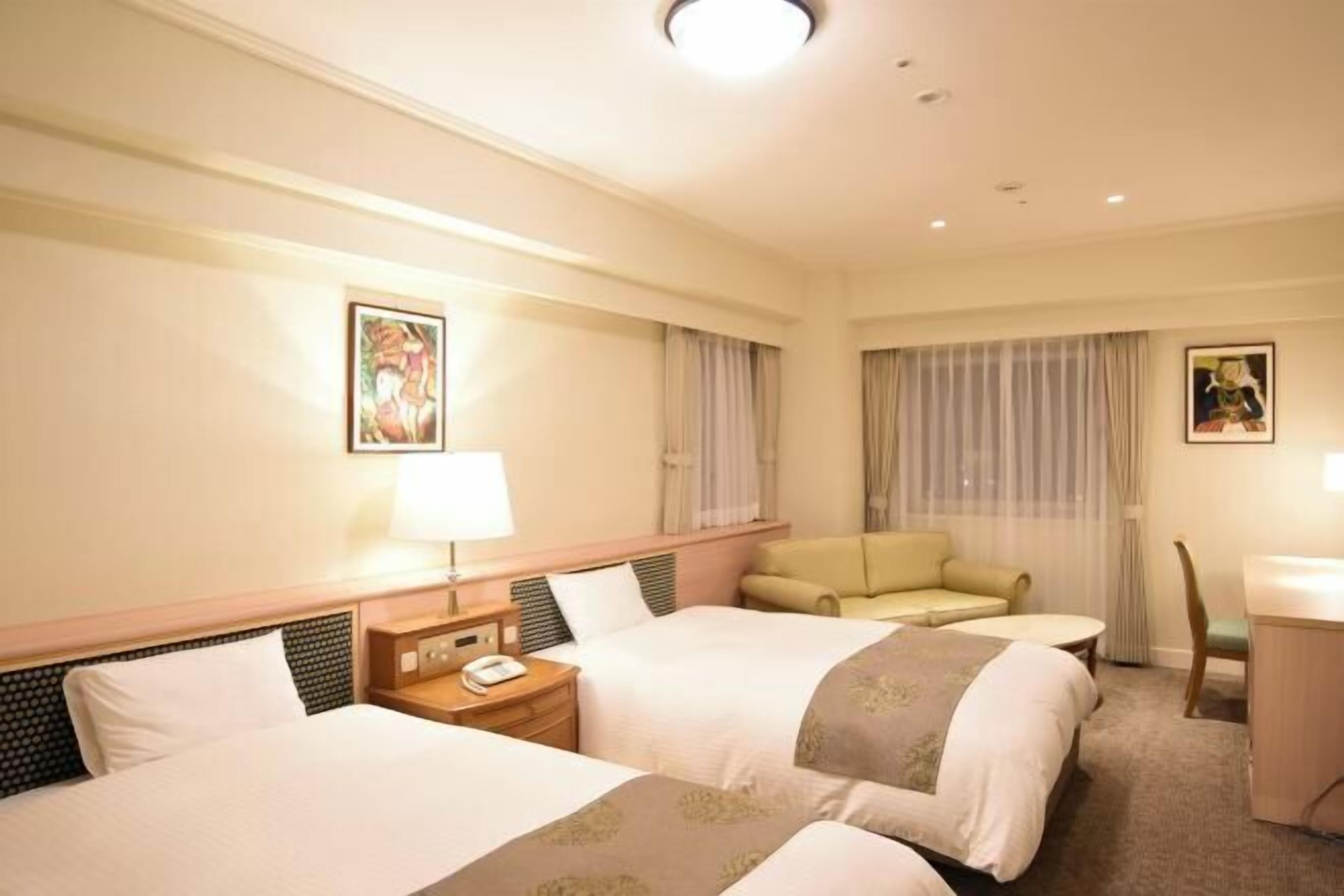 書桌、筆電工作空間、遮光布/窗簾、隔音