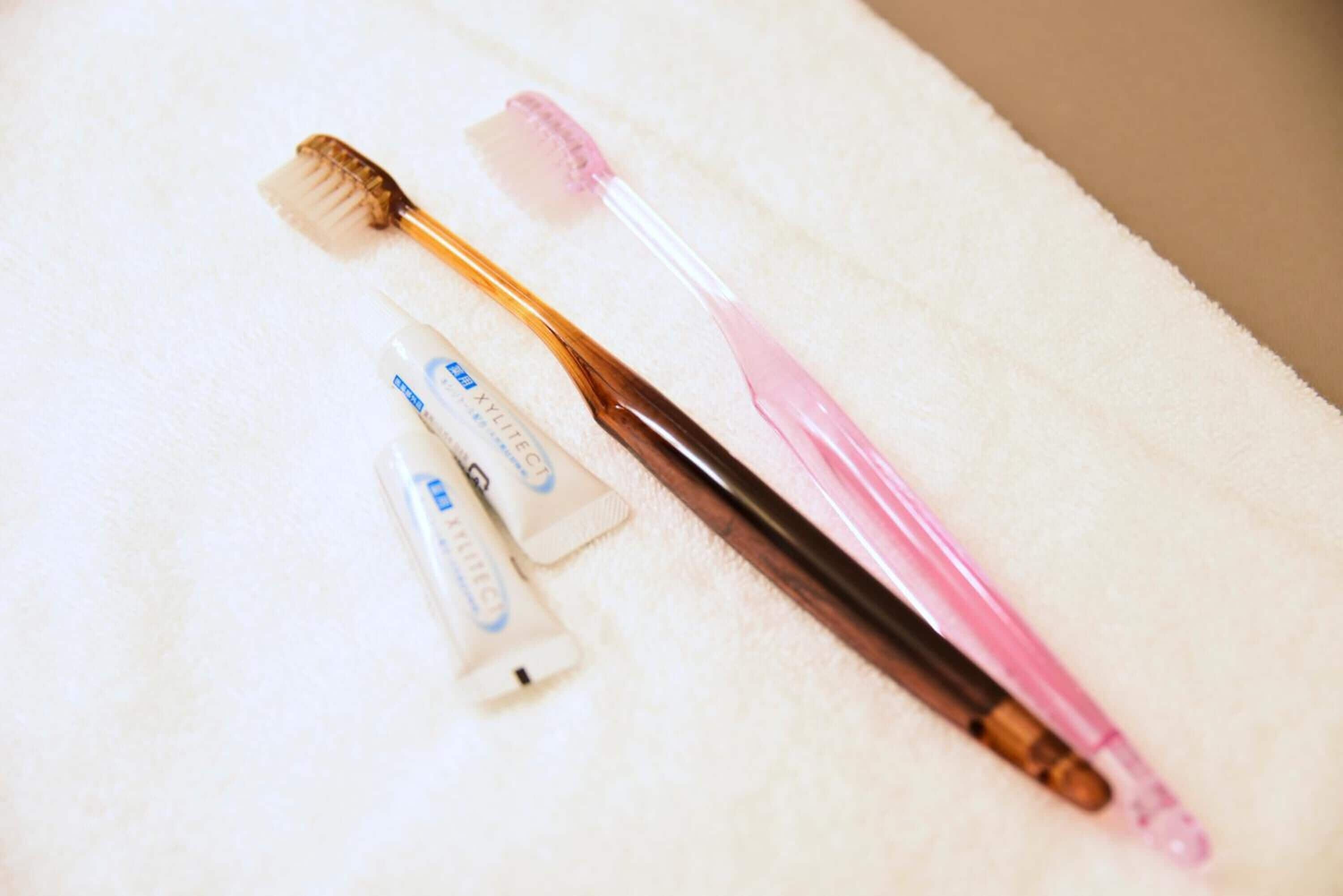 2 bedrooms, desk, laptop workspace, blackout curtains