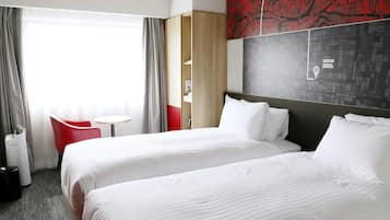 Standard Room, 2 Twin Beds | In-room safe, desk, blackout drapes, soundproofing