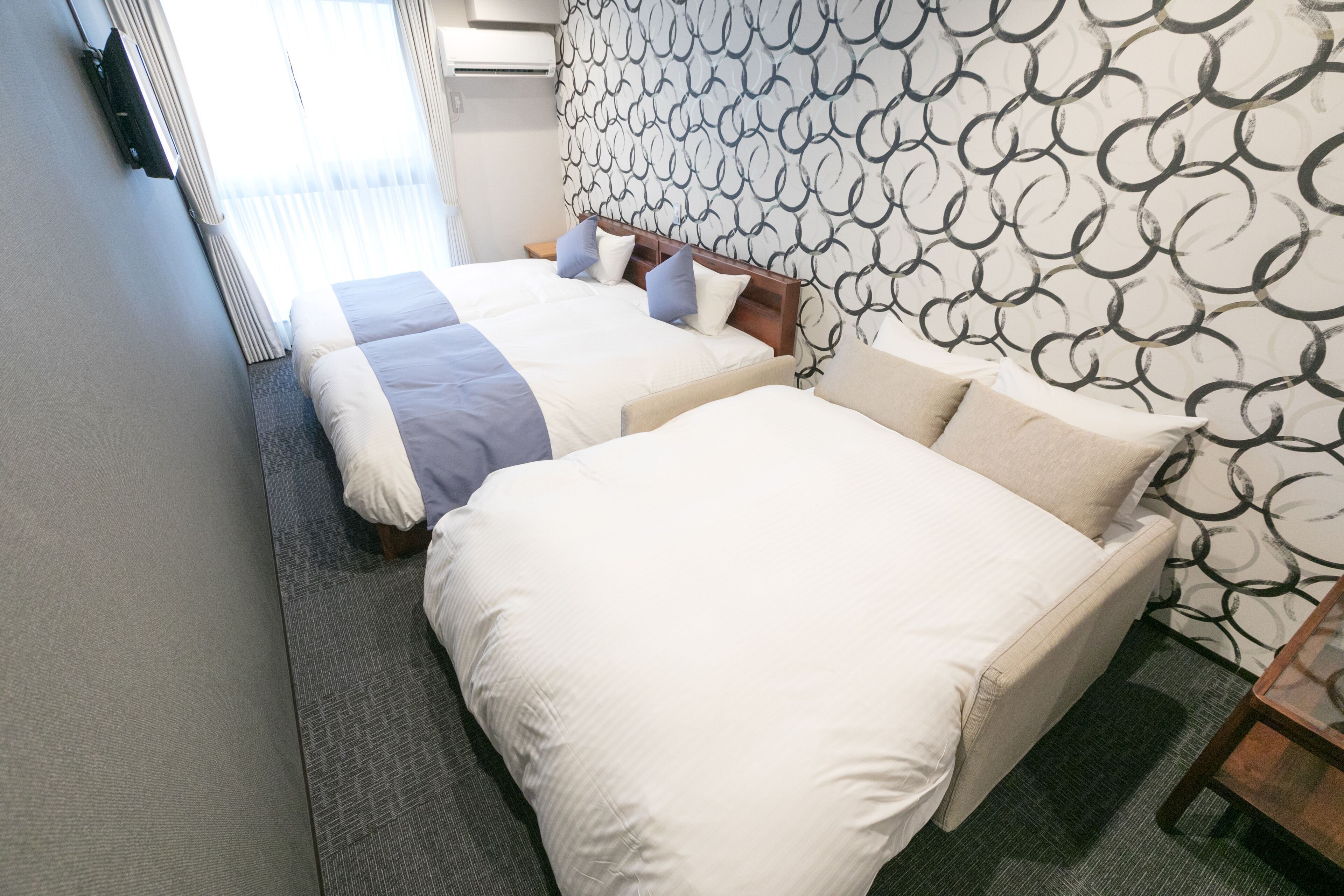 studio apartment | in-room safe, desk, blackout curtains, free wifi