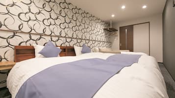 Studio Apartment | 1 bedroom, in-room safe, desk, blackout drapes