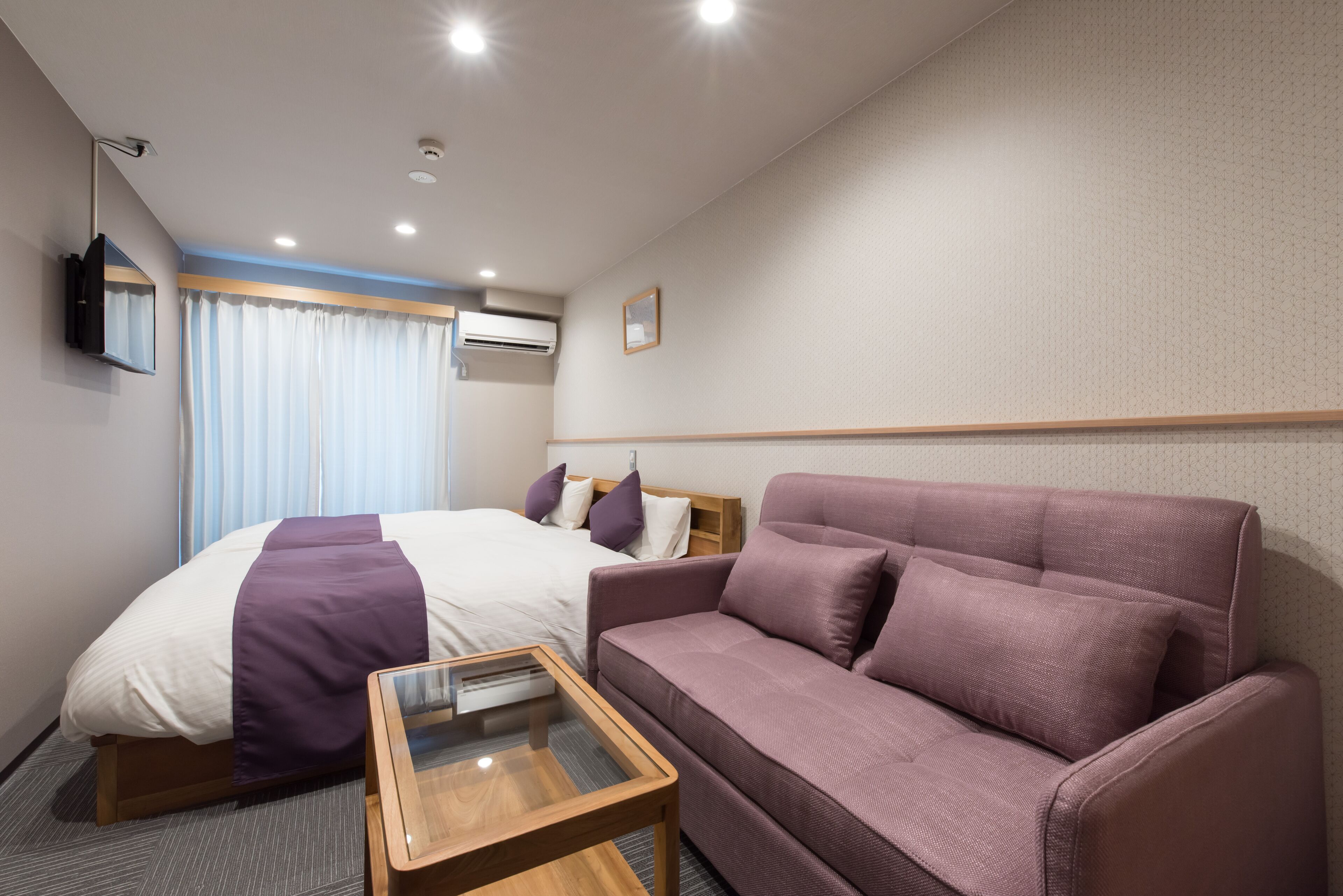 studio apartment | in-room safe, desk, blackout curtains, free wifi