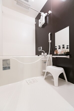 Bathroom shower - Stay SAKURA Kyoto Shijo Karasuma (Kyoto)