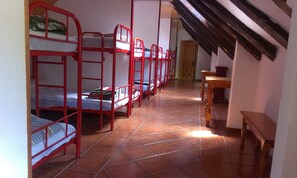 Shared Dormitory, Mixed Dorm, Shared Bathroom (16 pax)