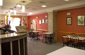 Bar (in der Unterkunft)