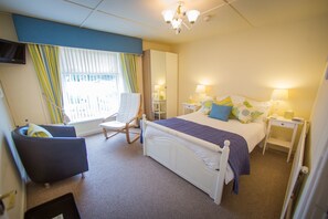 Double Room, 1 Double Bed, Non Smoking | Iron/ironing board, free WiFi, bed sheets