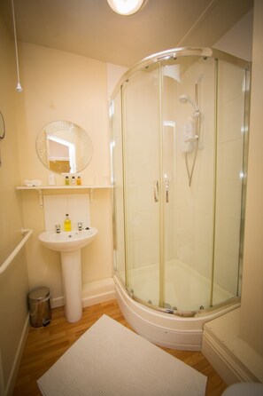 Bathroom - The Rock (Blackwood)