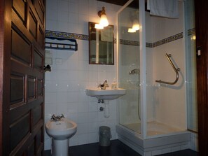 Cottage, Private Bathroom | Bathroom - Casa Rural Posada Alma de Gato (Soba)