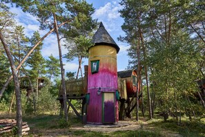 Casa na árvore conforto | Individualmente decorados, individualmente mobiliados