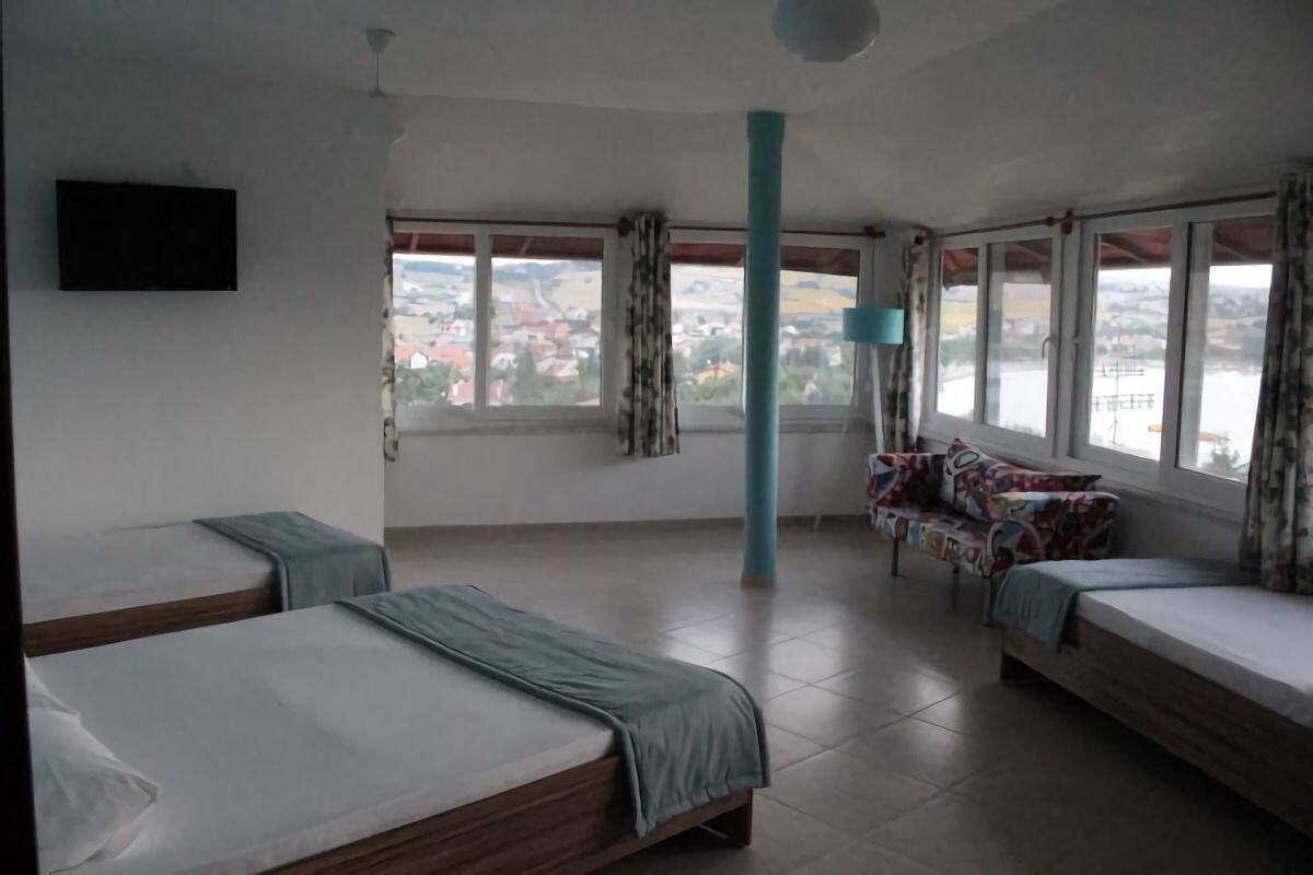Standard Triple Room | Minibar, free cots/infant beds, free WiFi