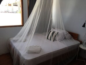 Free WiFi - Bajo Sunset Hostel (Labuan Bajo)