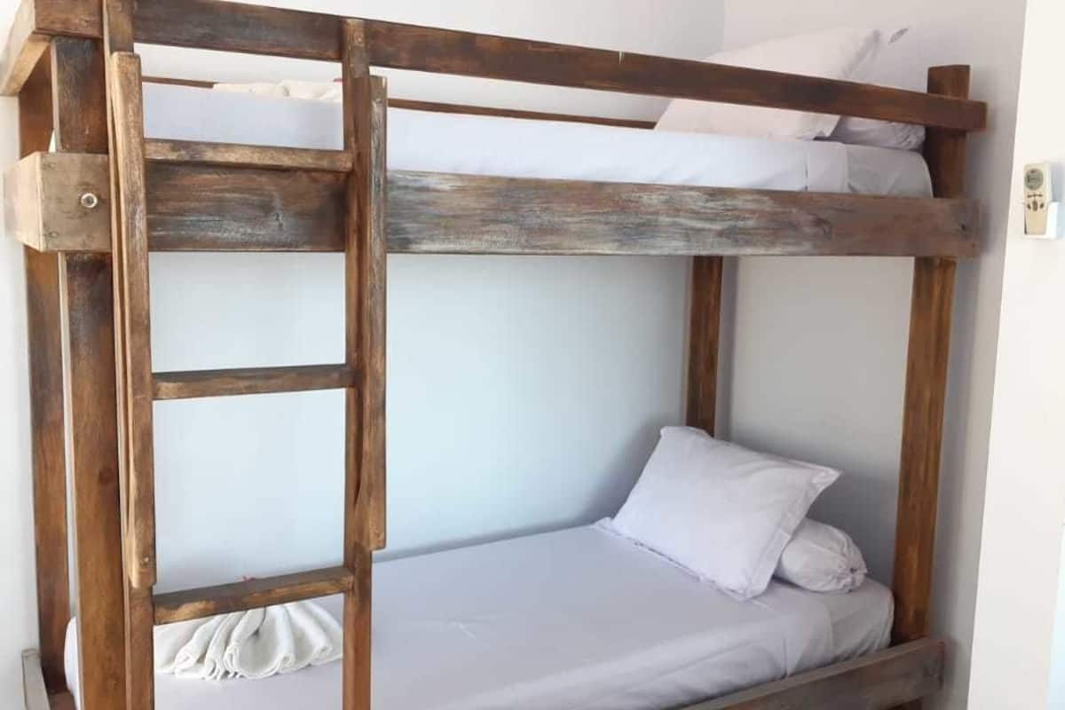Free WiFi, bed sheets
