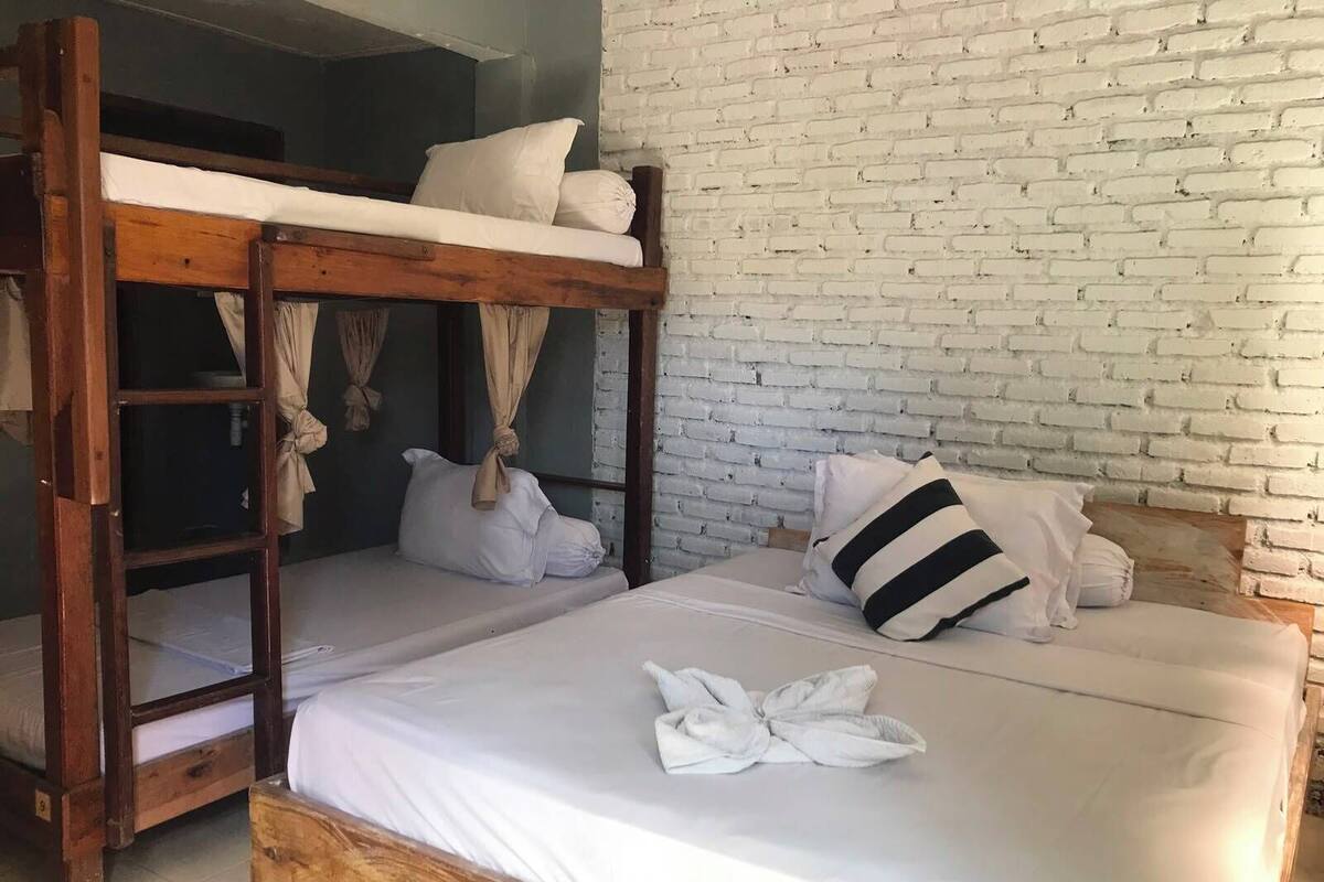 Family Quadruple Room, Multiple Beds | WiFi (free)