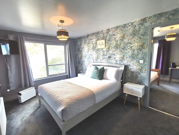 Deluxe Quadruple Room, Multiple Beds, Non Smoking, Ensuite (Wing King Room 13-Ground Floor)