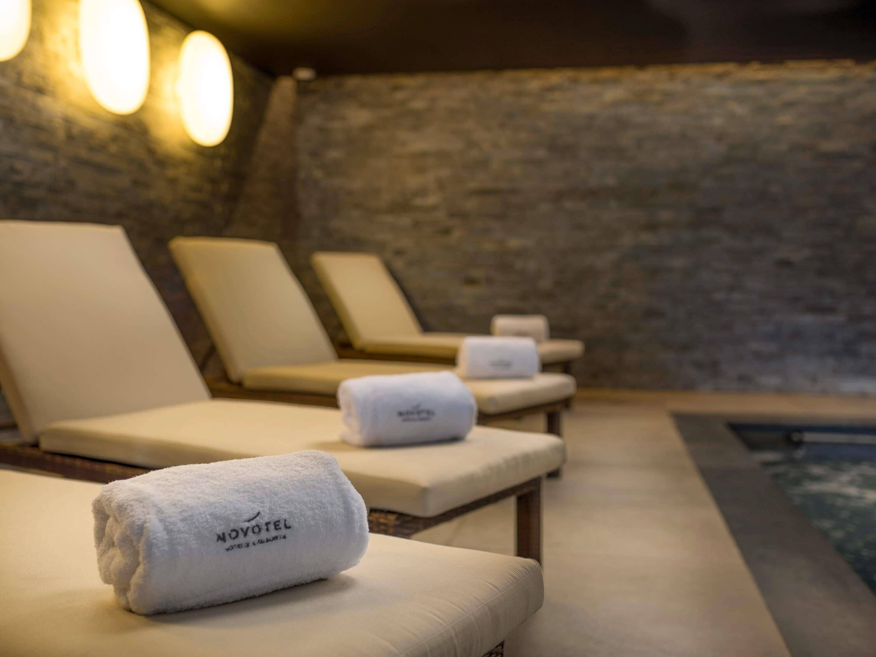 Massage mô sâu, dịch vụ massage 