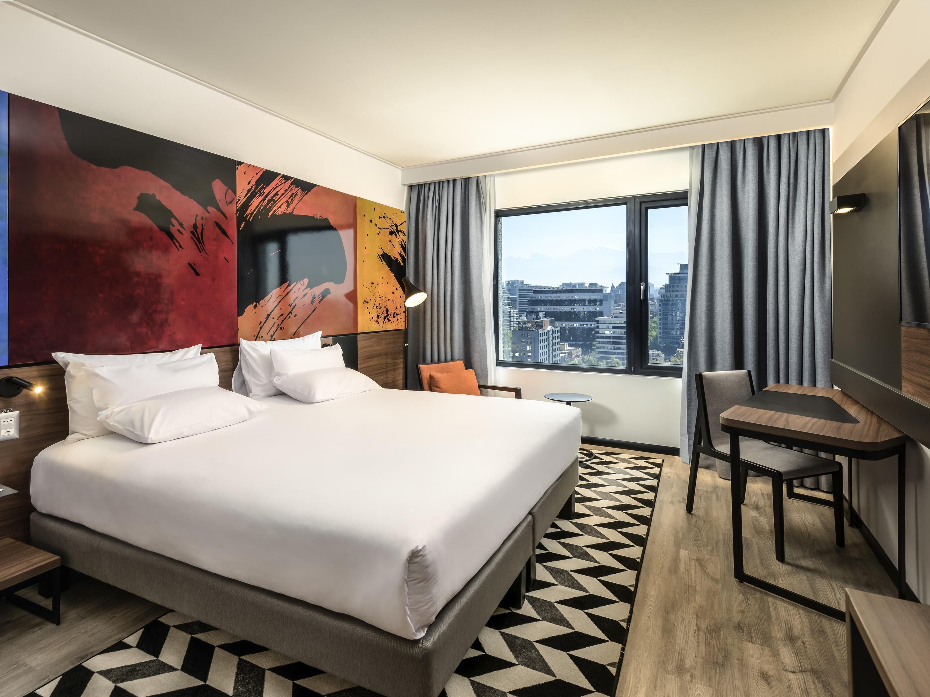 Superior kamer, 1 kingsize bed | Een minibar, een kluis op de kamer, een bureau, een laptopwerkplek